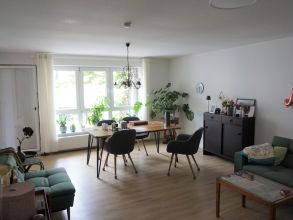 Bad Schwartau - Neuwertige - 4-Zimmer-Wohnung in zentraler Lage
