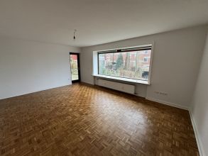 Stilvolles Wohnen: 4-Zimmer-Wohnung mit Terrasse in in der Eschenburgstraße!