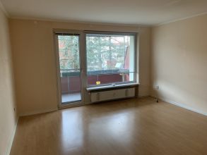 St. Jürgen Nähe Uni - renovierte 2 1/2-Zi-Wohnung mit großem Süd-West-Balkon