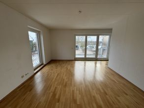 lichtdurchflutete 2-Zimmer-Wohnung mit Balkon in ruhiger Anliegerstraße!