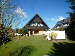 Nähe Wakenitz - großzügiges Ein- bis Dreifamilienhaus auf 896
qm Eigenlandgrundstück
