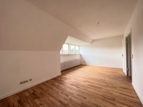 Lübeck St. Gertrud - renovierte 2-Zimmer- DG - Wohnung