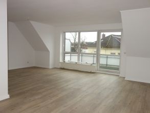 Bad Schwartau - renovierte 2 -1/2-Zimmer-Maisonette-Wohnung in zentraler und ruhiger Lage