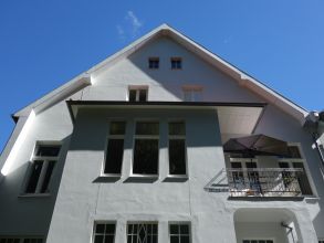 Elsässer Straße - Erstbezug nach Modernisierung! 2 1/2-Zimmer DG-Wohnung