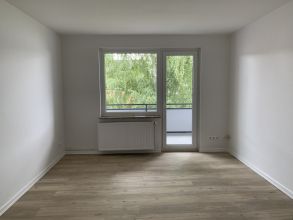 Modernisierte 2 1/2-Zimmer-Wohnung mit Balkon - Nähe Lohmühle